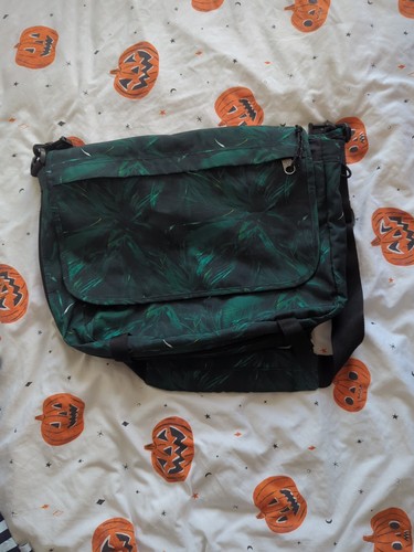 Eastpak forest print messenger - eastpak,