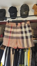 Burberry classic checkard draw
