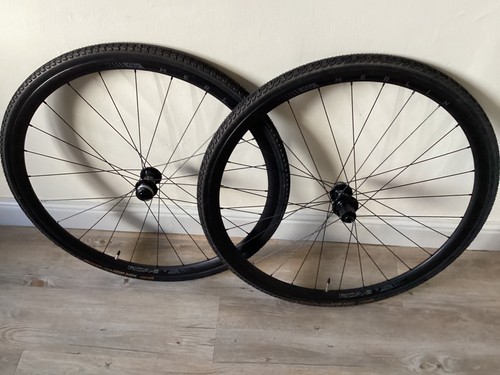 700c centre lock wheelset inc