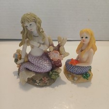 2 Lovely Mermaids-Sitting On Seabed with Fish&shells/ Gilter 1 Holding  Starfish