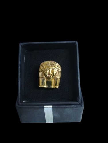 Hathor ring with - ring, ankh