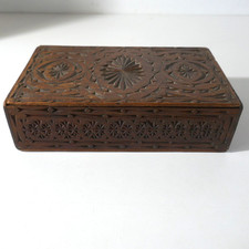 Vintage antique chip - , carved