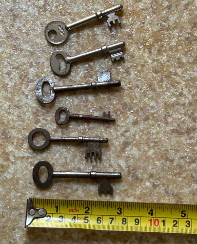 Old vintage keys - 6,