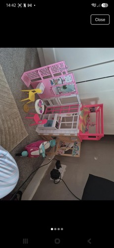 Barbie foldable playhouse - barbie,