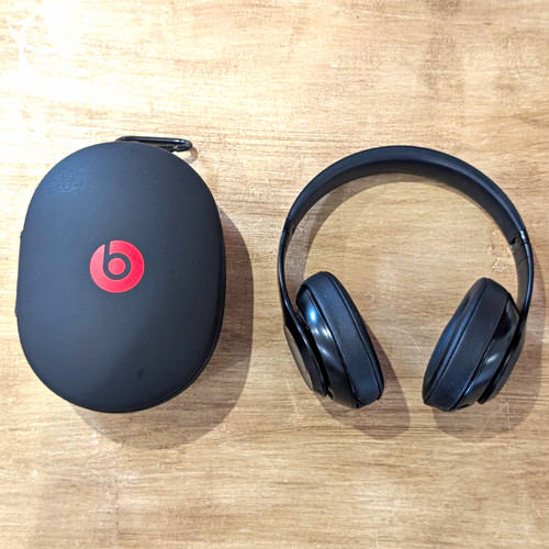 Near mint condition beats - -,