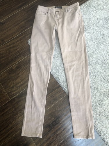 Yes beige skinny jeans - yes,