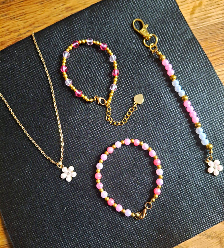 Pink jewellery bundle four - -,