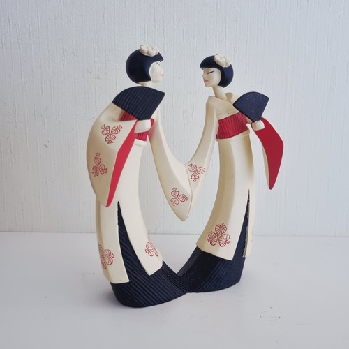 Artforum figurine together - artforum,