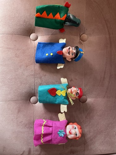 Punch and judy finger puppet - judy,