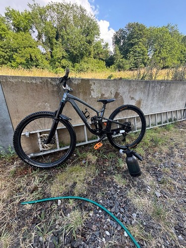 Trek fuel mountain bike - 8,