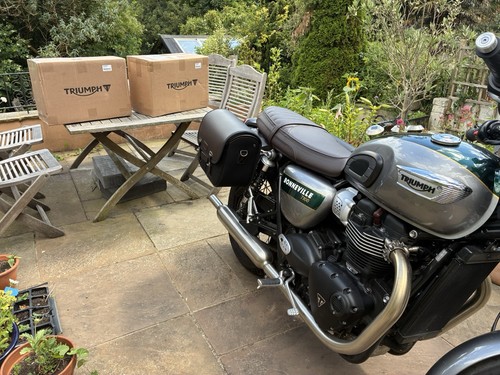 Triumph waxed cotton - triumph, panniers