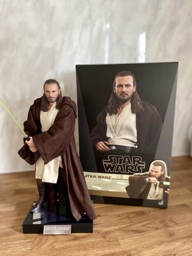Star wars hot toys qui - star,