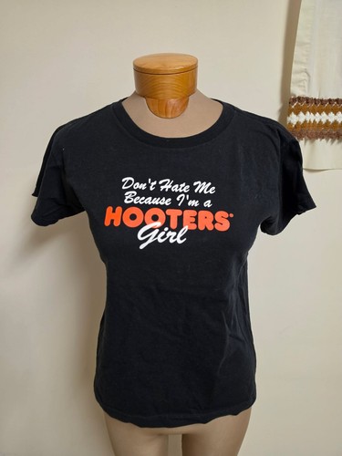 Hooters don hate me - "don't, because