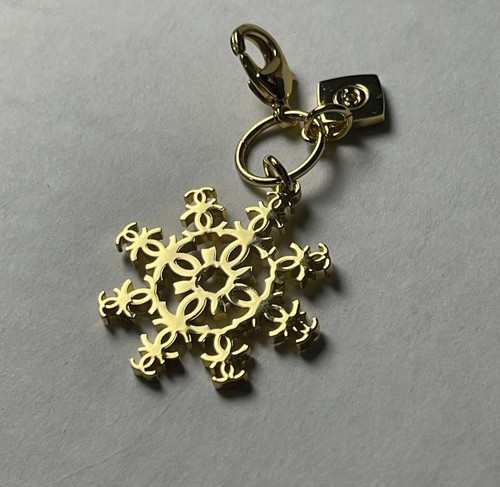 Chanel snowflake charm - chanel,