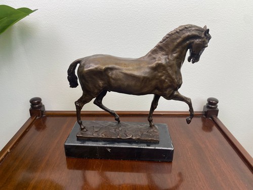 Bronze sculpture trotting - sculpture,