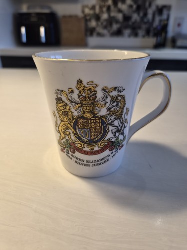Queen elizabeth silver - queen,