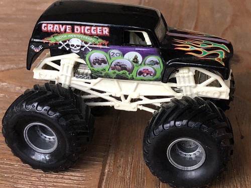 Hot wheels monster - truck, grave