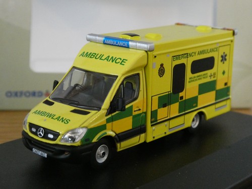 Oxford diecast welsh - welsh, ambulance