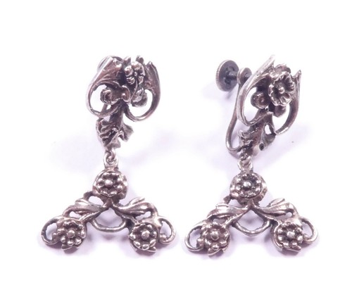Vintage ladies earrings - ladies, art