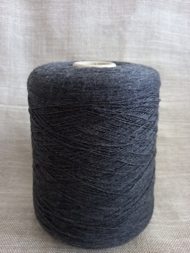 Machine knitting yarn