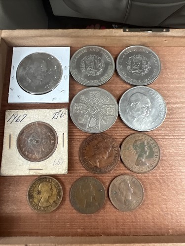 The queen elizabeth coin - ii,