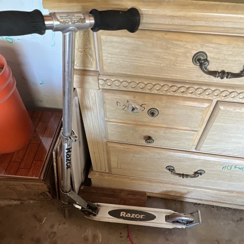 Razor folding kick scooter - a,
