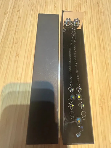 Necklace and earrings set