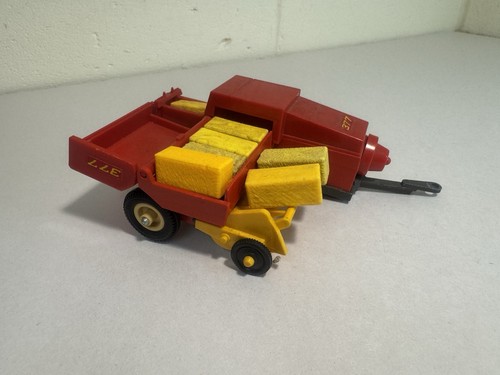 Britains farm red - farm, new