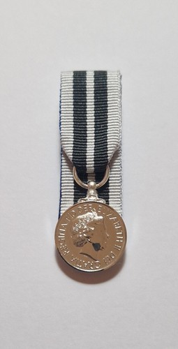 Queens ambulance service medal - ambulance,