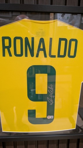 Ronaldo signed brazil - r9, shirt