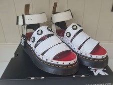 Dr. Martens Clarissa II