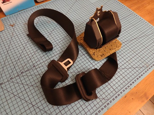 Bmw e46 series seat belt - 3,