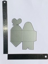 Choice of 1 of 2 unbranded dies- used 1-2 times- great condition - see offer