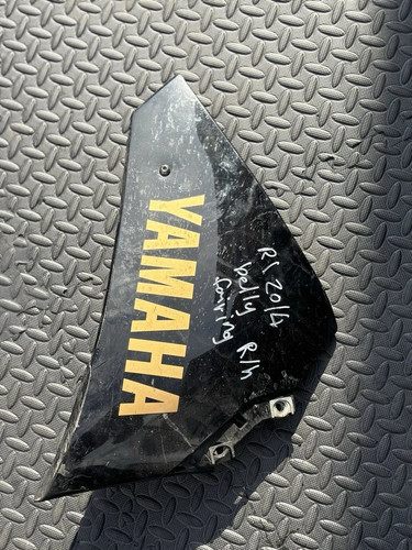 Black 2014 yamaha yzf - yamaha, r1