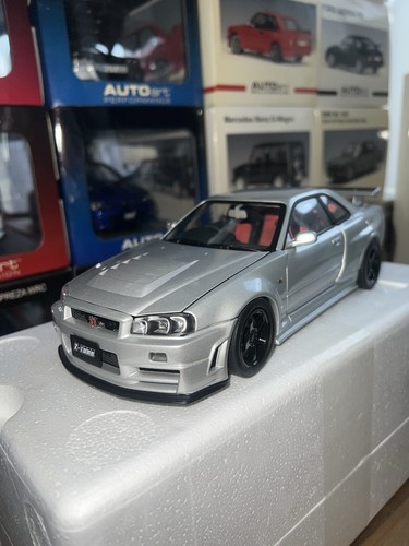 Autoart millennium nissan - 1:18,