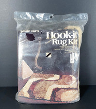 VINTAGE MCM Vogart Latch Hook