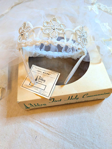 1970s abbey white lace - 1970s,
