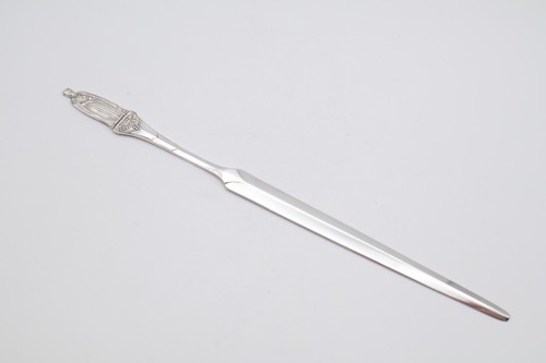 Vintage solid silver queen - solid,