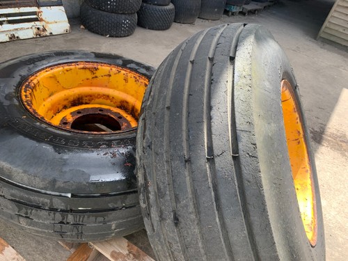 Pair 20 vredestein - 16.0/70,