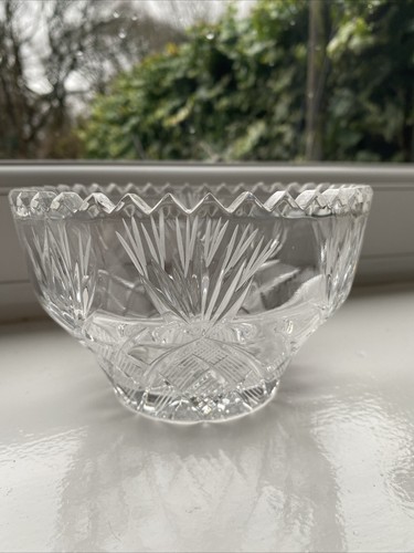 Stunning crystal cut glass - cut,