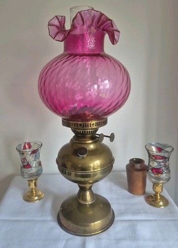 Antique oil lamp - , cranberry