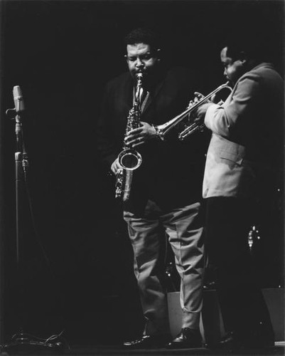 Cannonball adderley plays alto - adderley,