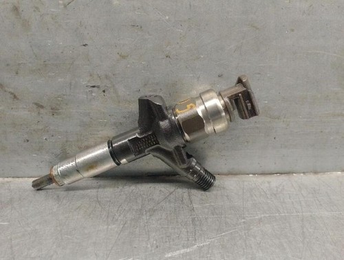16613aa030 injector subaru - 16613aa030,