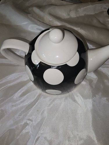 Polka dot tea pot - tea,