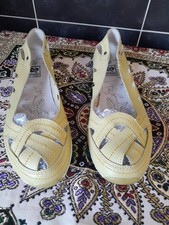 Flat Shoes Size 8. Down to Earth Leather Yellow Slip On