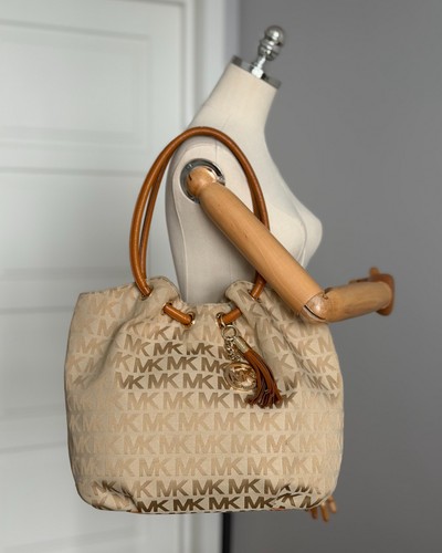 Michael kors gold logo - kors,