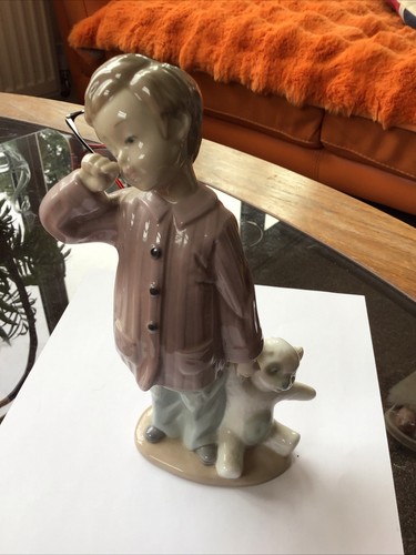 Nao lladro - nao,