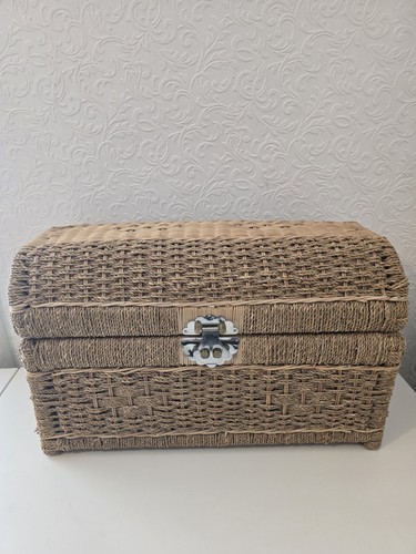 Vintage large wicker storage - large,
