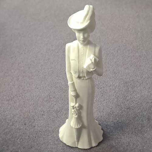 Royal worcester figurine white - figurine,