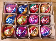 Box 12 Lovely Vintage Glass Christmas Tree Baubles 1960s /46